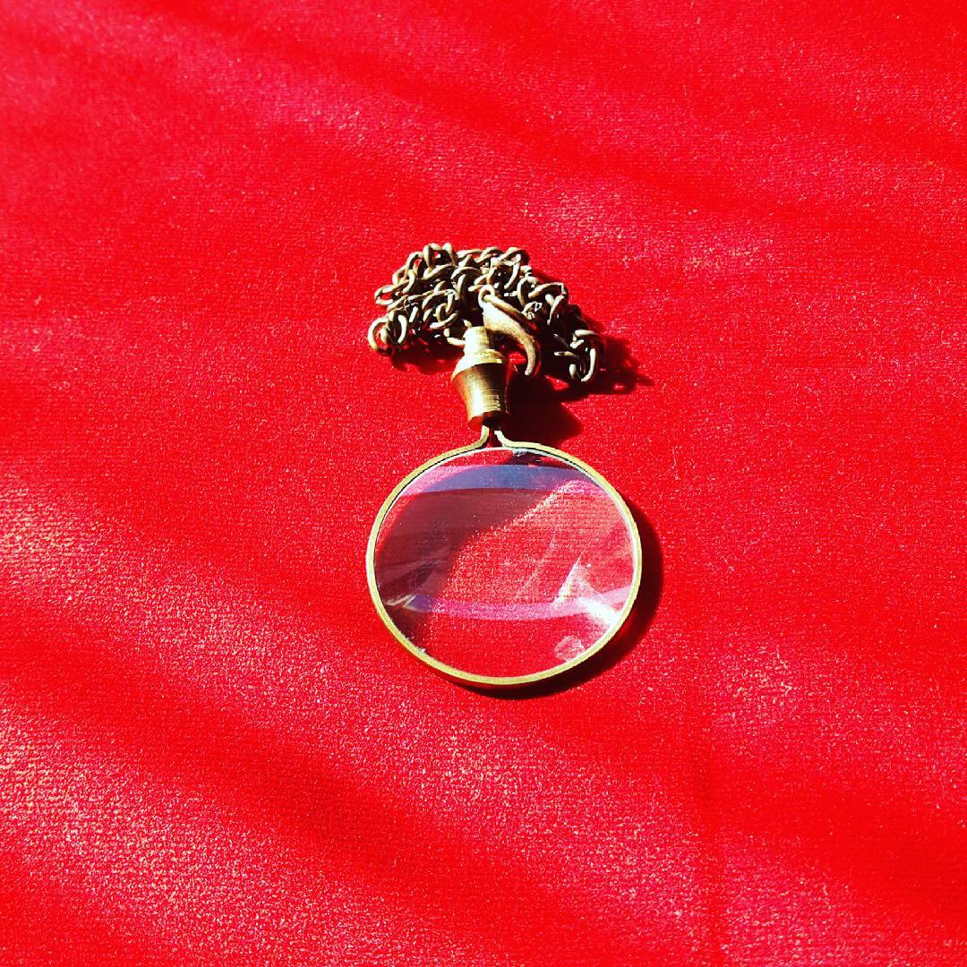 Brass Magnifying Glass Keychain 1